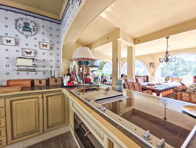 4 slaapkamer Villa te koop in Costa de la Calma, Calvià met zwembad garage - € 1.300.000 (Ref: 8744410)