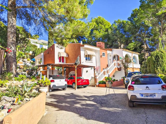4 soveværelse Villa til salg i Costa de la Calma, Calvià med swimmingpool garage - € 1.300.000 (Ref: 8744410)
