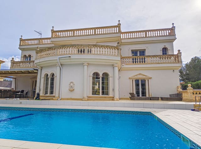 4 sypialnia Willa na sprzedaż w Sa Torre (Llucmajor), Llucmajor z basenem garażem - 2 500 000 € (Ref: 8780905)