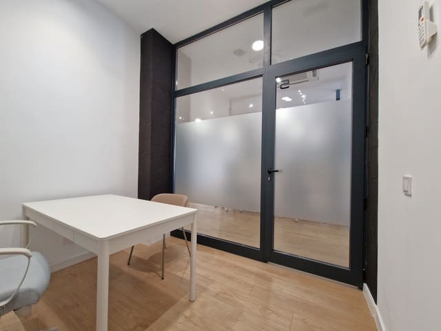 Local Commercial à louer à Son Cladera, Palma de Mallorca - 330 € (Ref: 8800430)