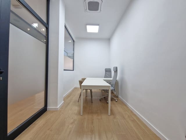 Local Commercial à louer à Son Cladera, Palma de Mallorca - 330 € (Ref: 8800430)