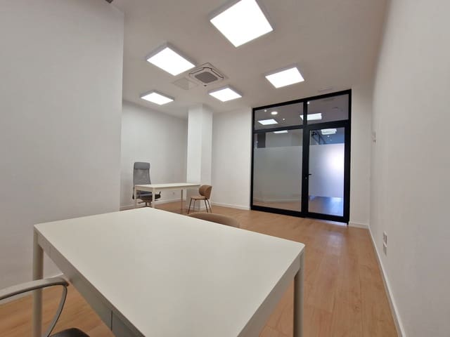 Local Commercial à louer à Son Cladera, Palma de Mallorca - 330 € (Ref: 8800430)