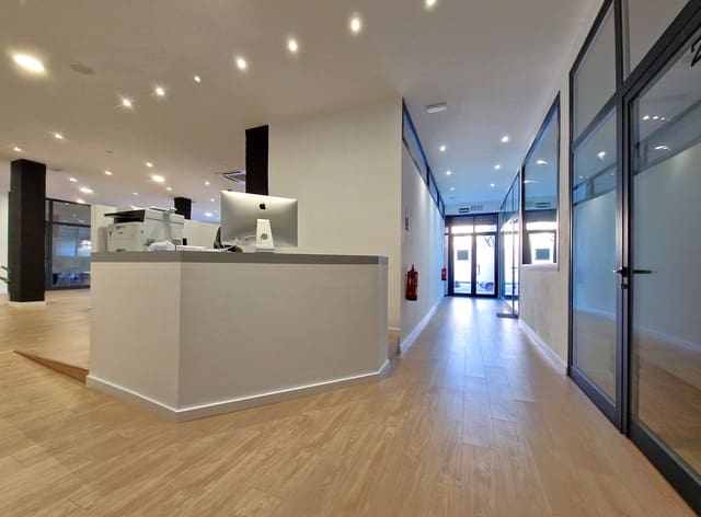 Local Commercial à louer à Son Cladera, Palma de Mallorca - 330 € (Ref: 8800430)