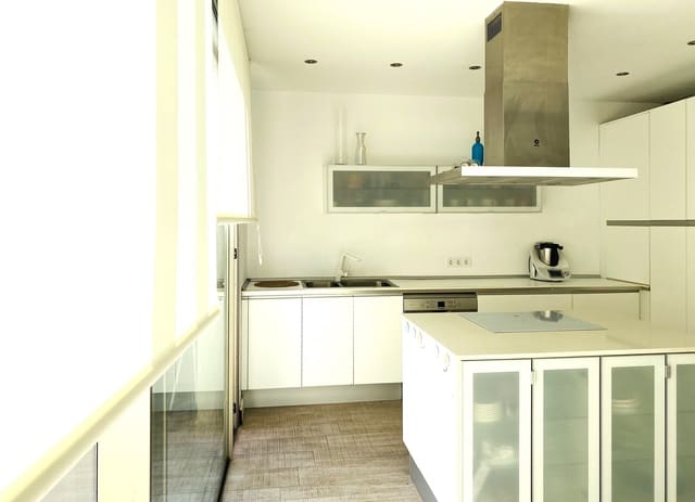 4 bedroom Townhouse for sale in Felanitx with garage - € 599,000 (Ref: 8810630)