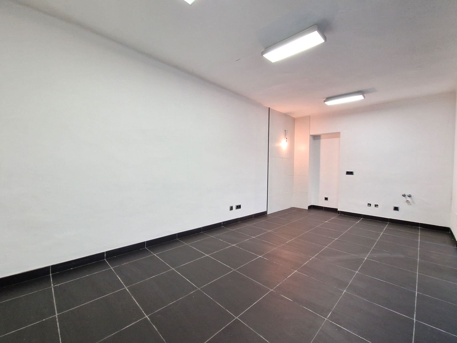 Erhverv til salg i Palma de Mallorca med garage - € 299.000 (Ref: 8815138)