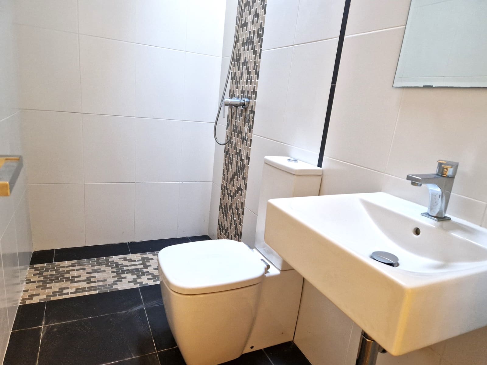 Erhverv til salg i Palma de Mallorca med garage - € 299.000 (Ref: 8815138)