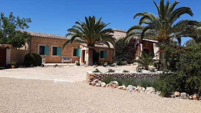 4 bedroom Finca/Country House for sale in Campos with pool garage - € 2,435,000 (Ref: 8820879)