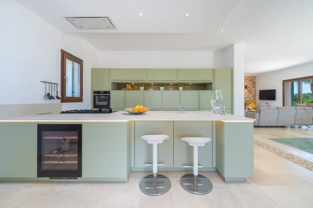 5 bedroom Villa for sale in Felanitx with pool garage - € 3,150,000 (Ref: 8850716)