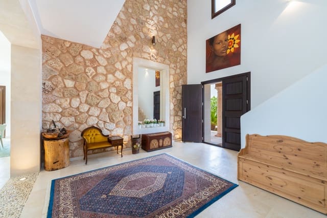 5 soverom Villa til salgs i Felanitx med svømmebasseng garasje - € 3 150 000 (Ref: 8850716)