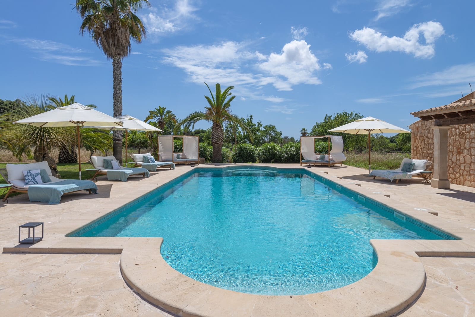 6 soveværelse Finca/Landehus til salg i Cas Concos med swimmingpool garage - € 5.650.000 (Ref: 8856700)