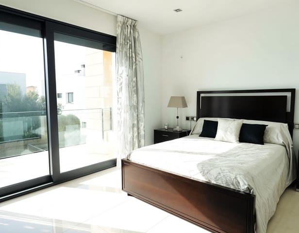 4 bedroom Villa for sale in Coll d'en Rabassa, Palma de Mallorca with pool garage - € 2,950,000 (Ref: 8868020)