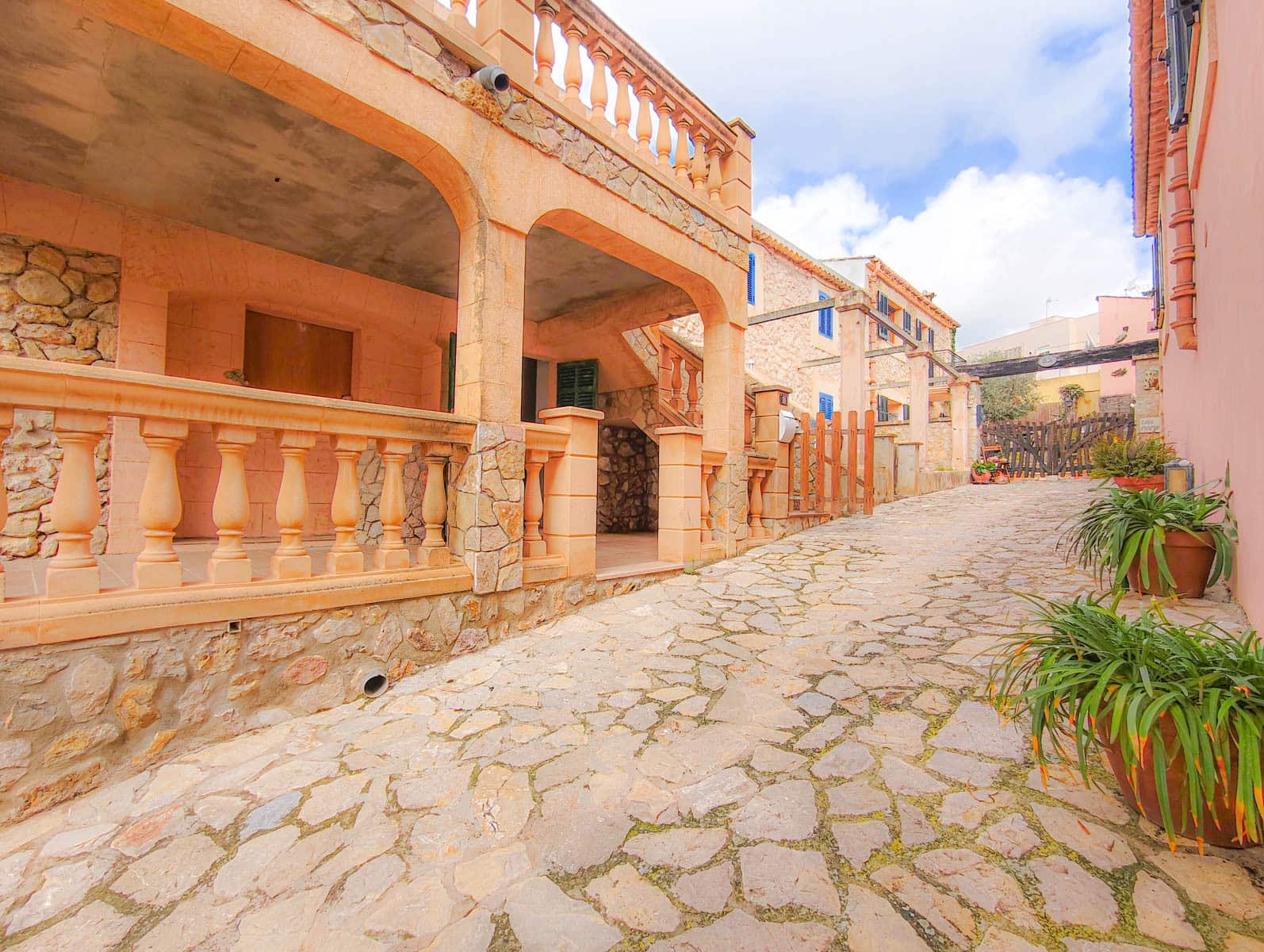 6 soveværelse Byhus til salg i Calvia - € 749.000 (Ref: 8881025)