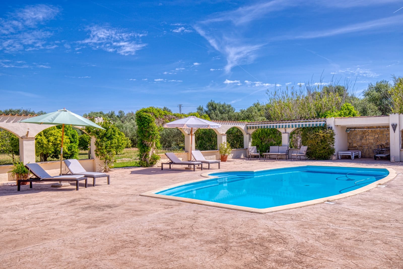 4 bedroom Finca/Country House for sale in Llucmajor with pool garage - € 1,295,000 (Ref: 8882327)