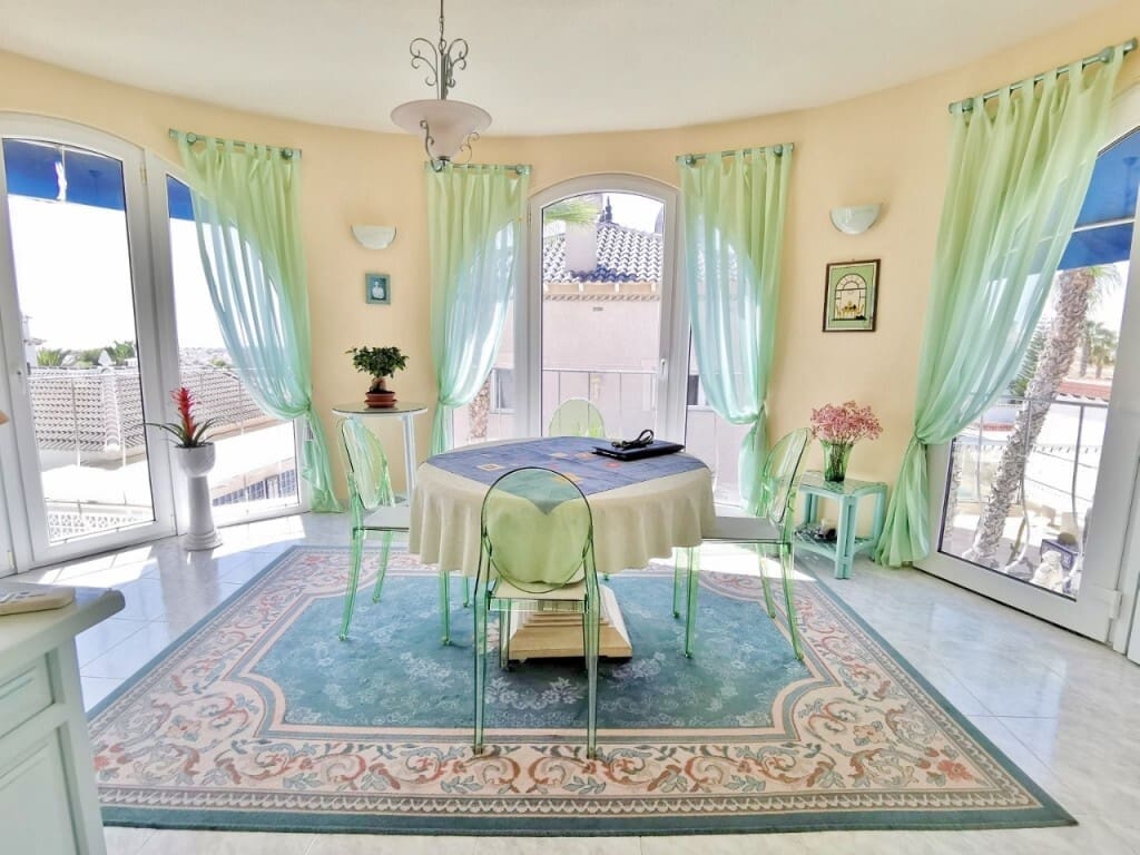 3 soveværelse Villa til salg i San Miguel de Salinas med swimmingpool - € 459.000 (Ref: 8910092)