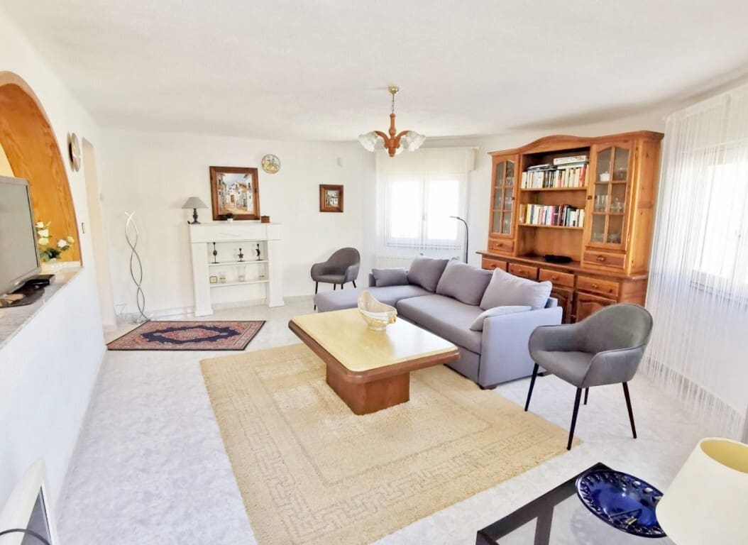 3 soveværelse Villa til salg i San Miguel de Salinas med swimmingpool - € 459.000 (Ref: 8910092)