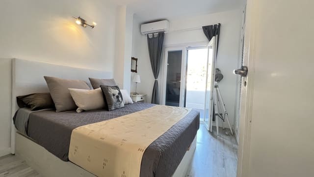 2 soveværelse Lejlighed til leje i Costa de la Calma, Calvià med swimmingpool garage - € 2.000 (Ref: 8910093)