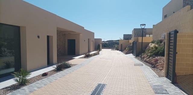 2 bedroom Villa for sale in Baños y Mendigo, Murcia city with pool garage - € 489,000 (Ref: 8914721)