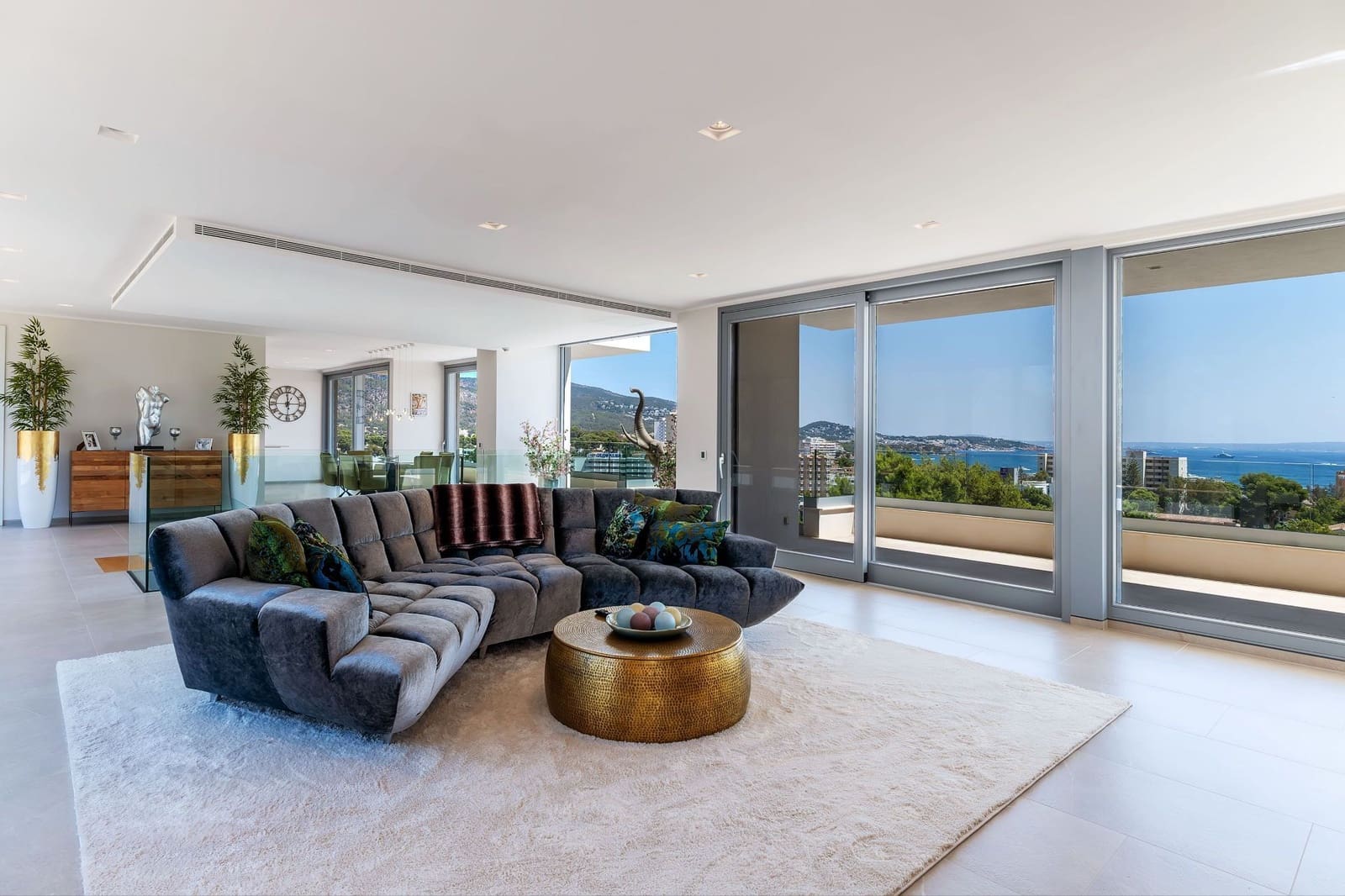 5 soveværelse Villa til salg i Palmanova med swimmingpool garage - € 4.950.000 (Ref: 8914750)