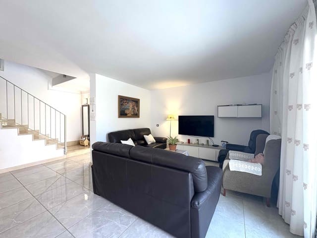 4 slaapkamer Rijtjeshuis te koop in Las Maravillas, Palma de Mallorca met zwembad garage - € 839.000 (Ref: 8917358)
