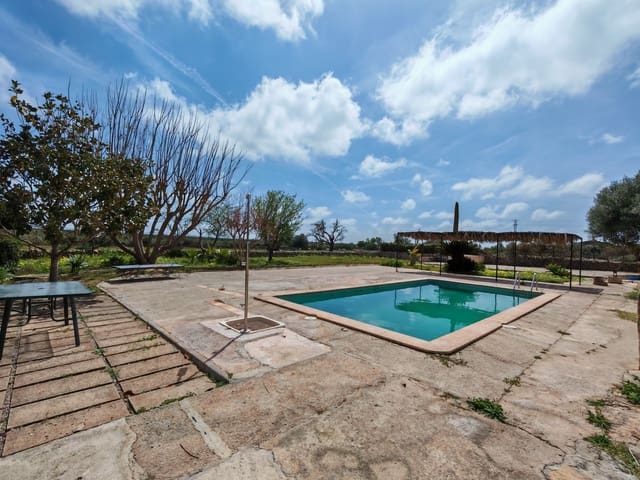 16 soveværelse Finca/Landehus til salg i Felanitx med swimmingpool garage - € 3.950.000 (Ref: 8921050)