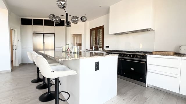 4 bedroom Villa for sale in Sencelles with pool garage - € 2,500,000 (Ref: 8930980)