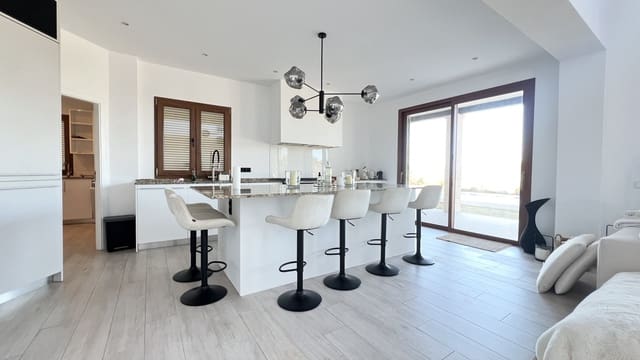 4 bedroom Villa for sale in Sencelles with pool garage - € 2,500,000 (Ref: 8930980)