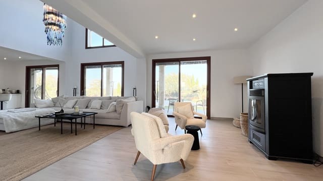 4 bedroom Villa for sale in Sencelles with pool garage - € 2,500,000 (Ref: 8930980)