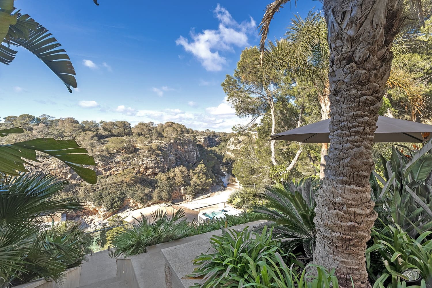 3 soveværelse Semi-Rækkehus til salg i Cala Pi med garage - € 1.590.000 (Ref: 8947439)