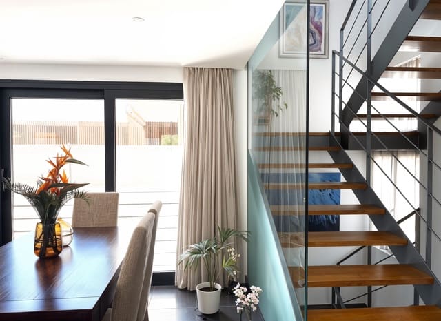 5 makuuhuone Huvila vuokrattavana paikassa Las Maravillas, Palma de Mallorca mukana uima-altaan 
autotalli - 4 800 € (Ref: 8948172)