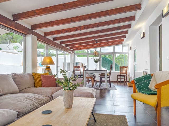 3 bedroom Villa for sale in Costa de la Calma, Calvià with pool garage - € 1,350,000 (Ref: 8971231)