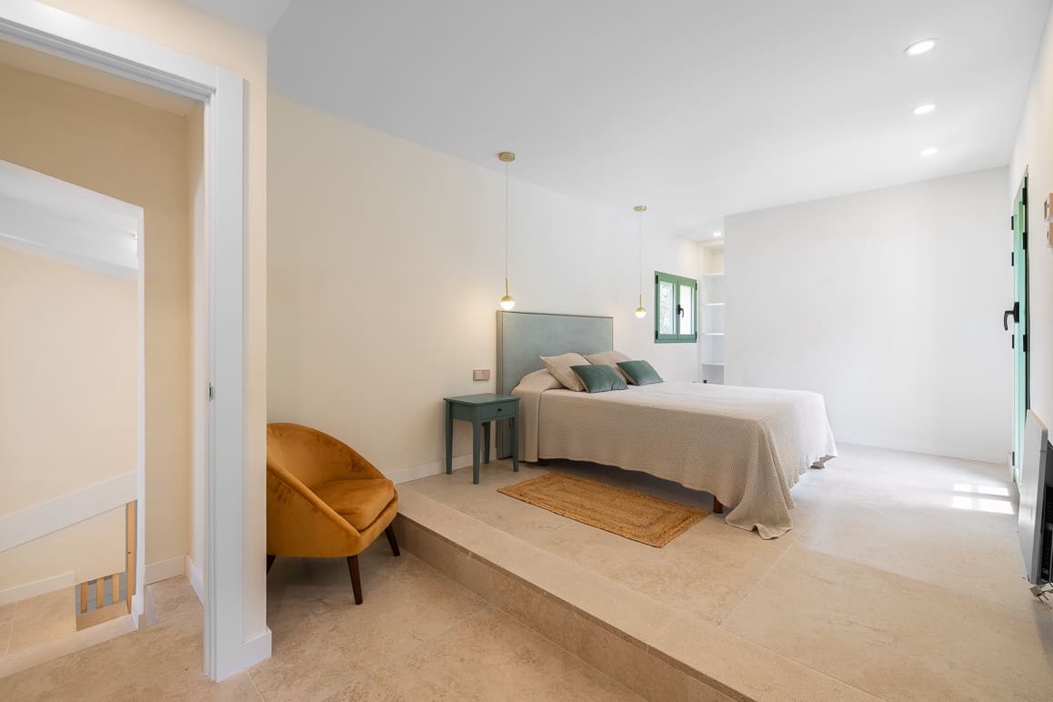 6 soveværelse Finca/Landehus til salg i Esporles med swimmingpool garage - € 1.850.000 (Ref: 8993027)