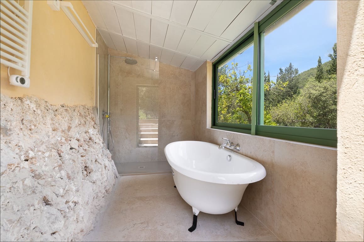 6 soveværelse Finca/Landehus til salg i Esporles med swimmingpool garage - € 1.850.000 (Ref: 8993027)