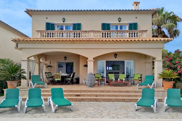 4 soveværelse Villa til salg i Alcúdia med swimmingpool garage - € 1.795.000 (Ref: 8993263)