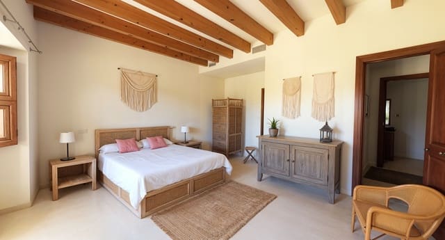 5 soveværelse Byhus til salg i Llucmajor - € 1.030.000 (Ref: 9003998)