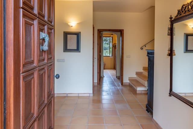 3 bedroom Finca/Country House for sale in Portocristo / Port de Manacor, Manacor with pool garage - € 1,795,000 (Ref: 9012468)