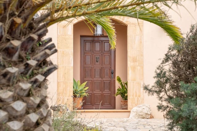 3 bedroom Finca/Country House for sale in Portocristo / Port de Manacor, Manacor with pool garage - € 1,795,000 (Ref: 9012468)