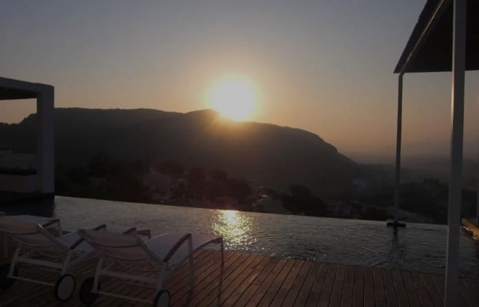 5 sypialnia Willa na sprzedaż w L'Atzuvia z basenem garażem - 785 000 € (Ref: 9013394)