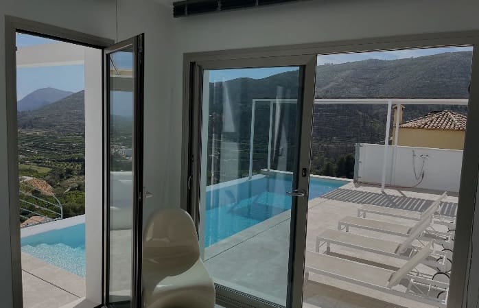 5 sypialnia Willa na sprzedaż w L'Atzuvia z basenem garażem - 785 000 € (Ref: 9013394)