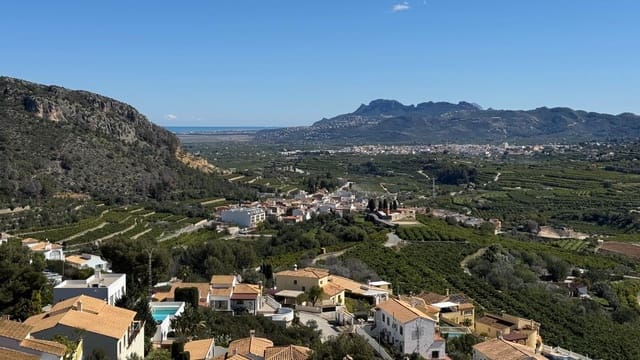 5 bedroom Villa for sale in L'Atzúvia with pool garage - € 785,000 (Ref: 9013394)