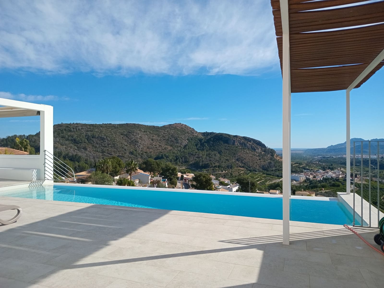 5 soveværelse Villa til salg i L'Atzuvia med swimmingpool garage - € 696.000 (Ref: 9013394)