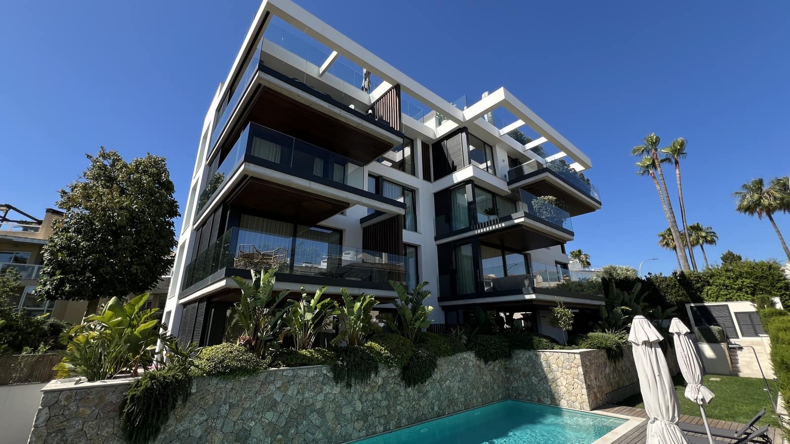 2 soveværelse Lejlighed til salg i Palma de Mallorca med swimmingpool garage - € 1.295.000 (Ref: 9013743)