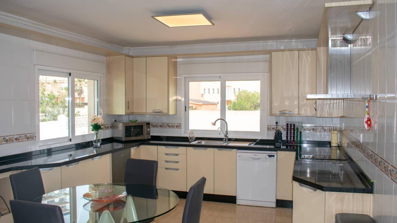 5 soveværelse Semi-Rækkehus til salg i La Manga del Mar Menor med swimmingpool garage - € 620.000 (Ref: 9023854)