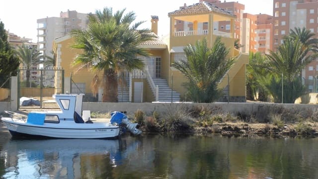 3 sypialnia Willa na sprzedaż w La Manga del Mar Menor z basenem - 780 000 € (Ref: 9023855)