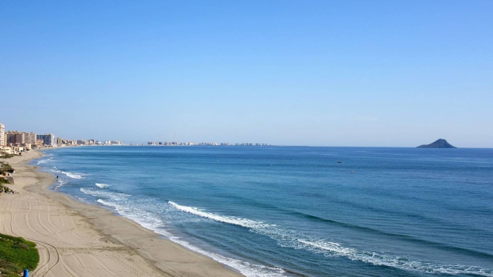 3 sypialnia Willa na sprzedaż w La Manga del Mar Menor z basenem - 780 000 € (Ref: 9023855)