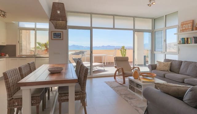 3 soveværelse Lejlighed til salg i La Manga del Mar Menor med swimmingpool - € 298.000 (Ref: 9066579)