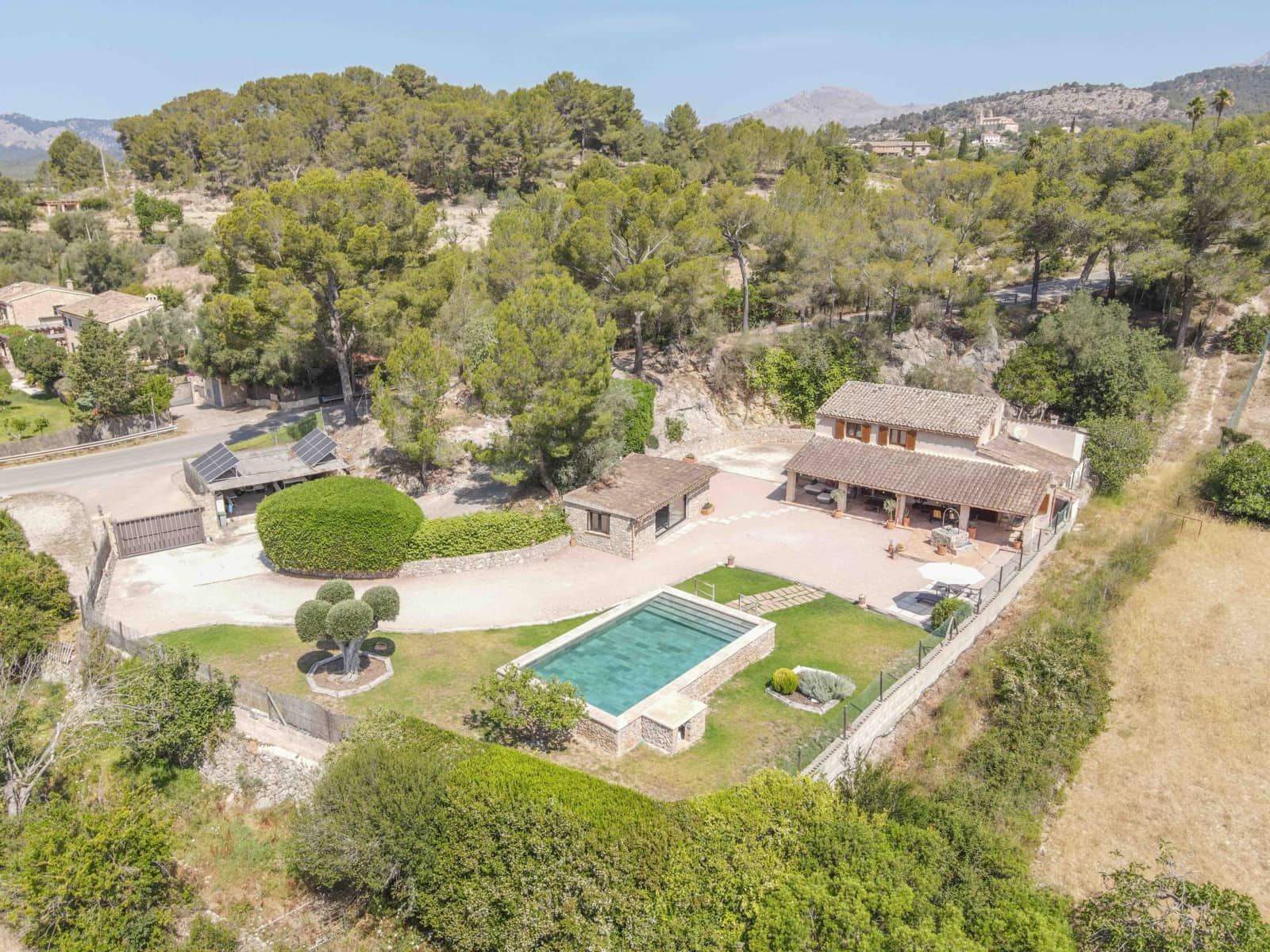 4 sypialnia Finka/Dom wiejski na sprzedaż w Calvia z basenem garażem - 1 995 000 € (Ref: 9084671)