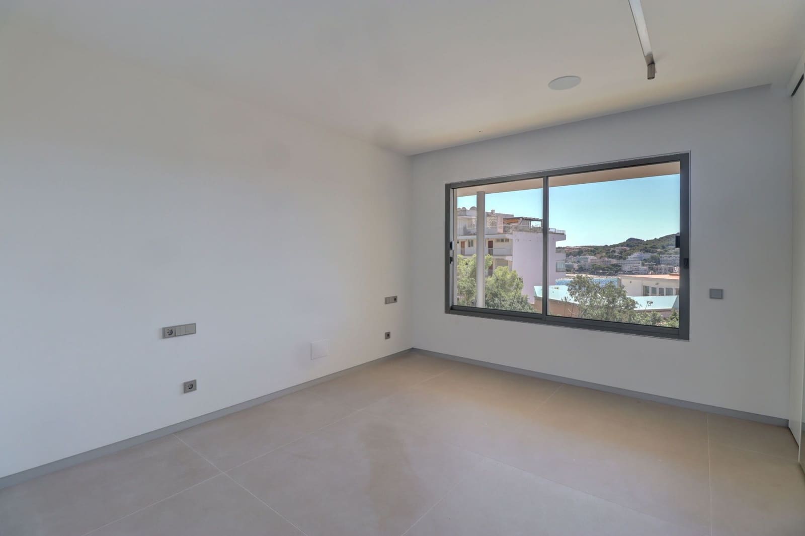 5 soveværelse Villa til salg i Santa Ponsa med swimmingpool - € 4.250.000 (Ref: 9085667)