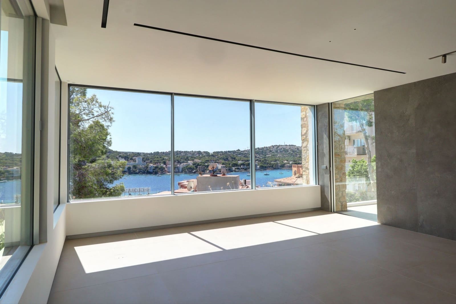 5 soveværelse Villa til salg i Santa Ponsa med swimmingpool - € 4.250.000 (Ref: 9085667)