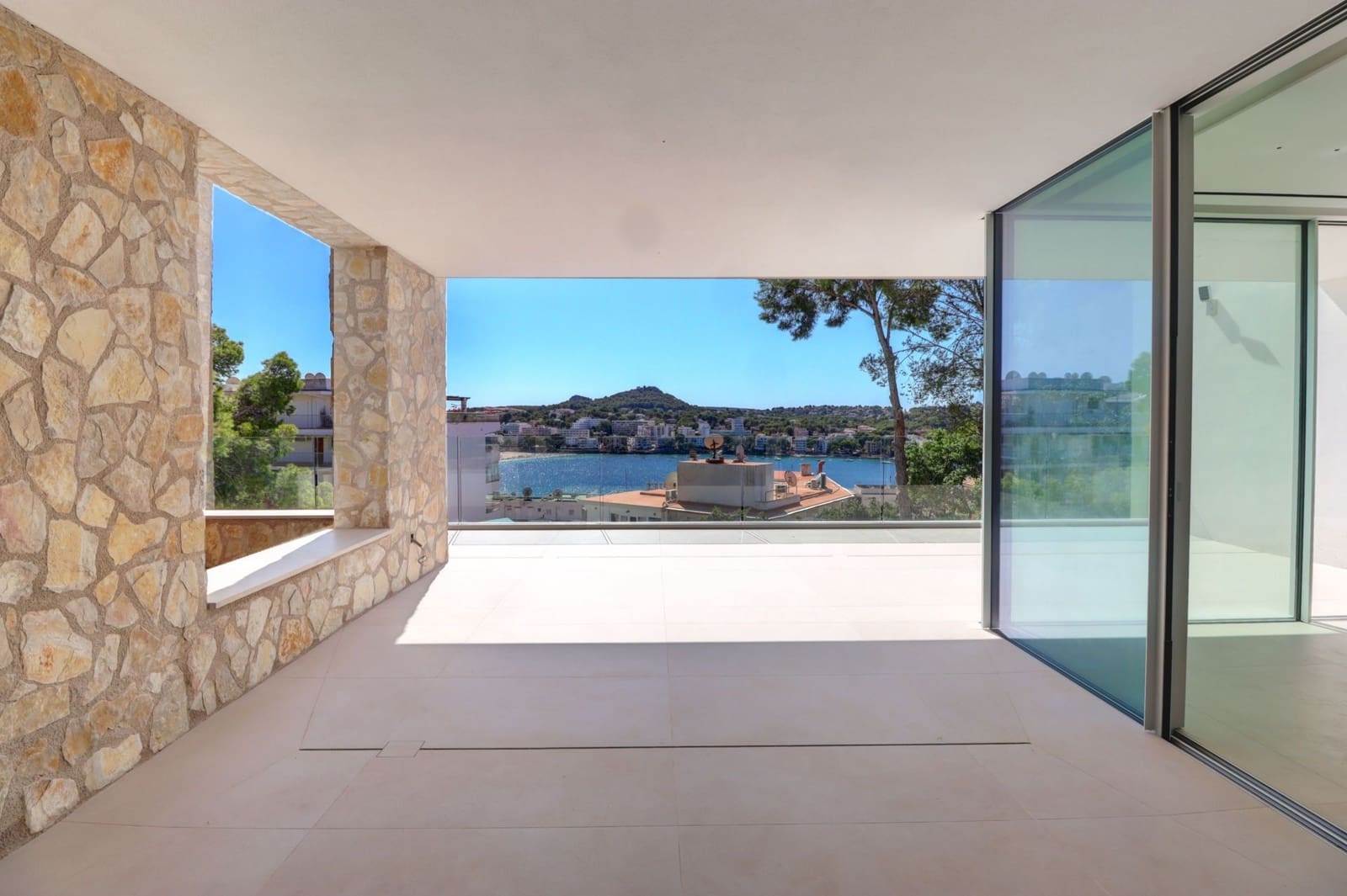 5 soveværelse Villa til salg i Santa Ponsa med swimmingpool - € 4.250.000 (Ref: 9085667)
