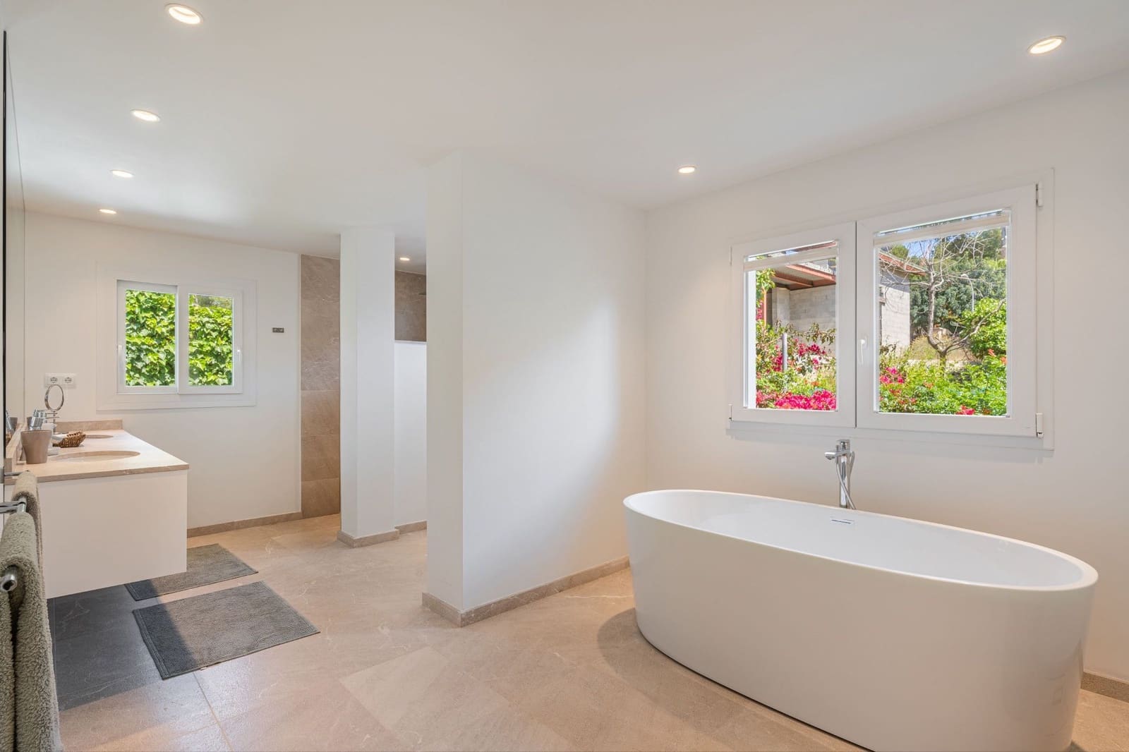 4 soverom Villa til salgs i Bendinat med svømmebasseng - € 2 950 000 (Ref: 9086477)